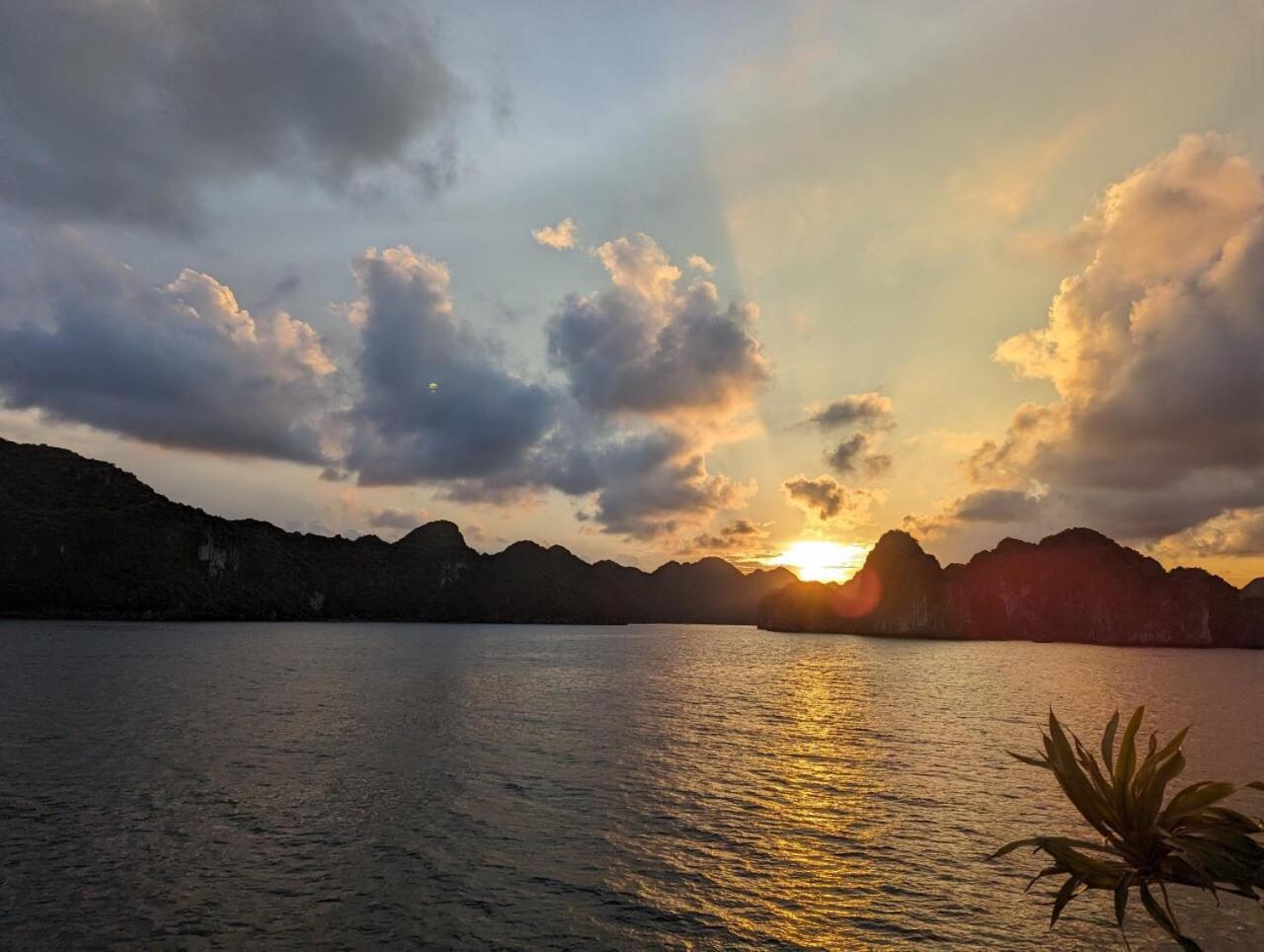 Cat Ba Wonder Hotel Dong Khe Sau Экстерьер фото